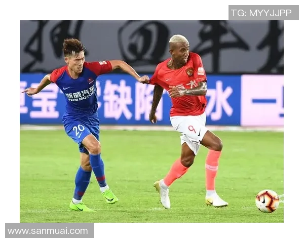 2011年中超经典对决鲁能与恒大巅峰之战回顾与分析 2011年中超经典对决鲁能与恒大巅峰之战回顾与分析