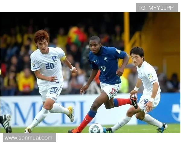 日本U20队与厄瓜多尔U20队激战正酣争夺国际青年足球荣誉